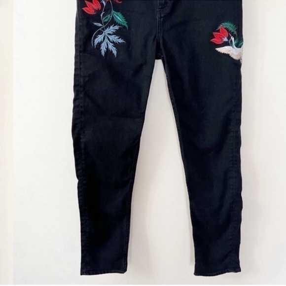 Sandro Paris Vegas Rose High Rise Embroidered Straight Jeans Black Size 36/4 US - Picture 3 of 9